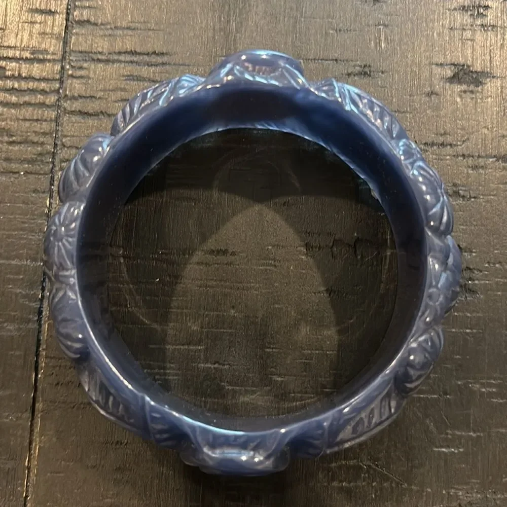 Patricia Nash Midnight Navy Blue Carved Floral Resin Bangle Bracelet​​